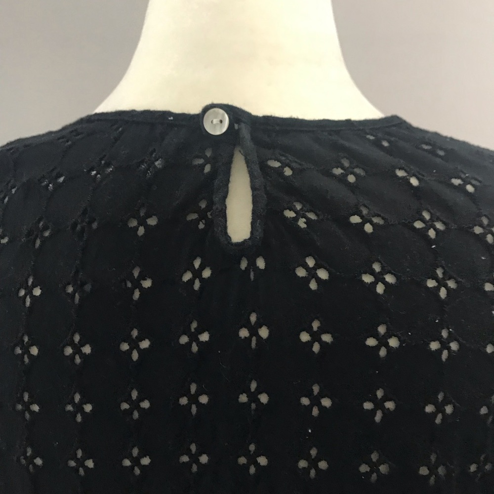 Eyelet blouse - Picture 3 of 4